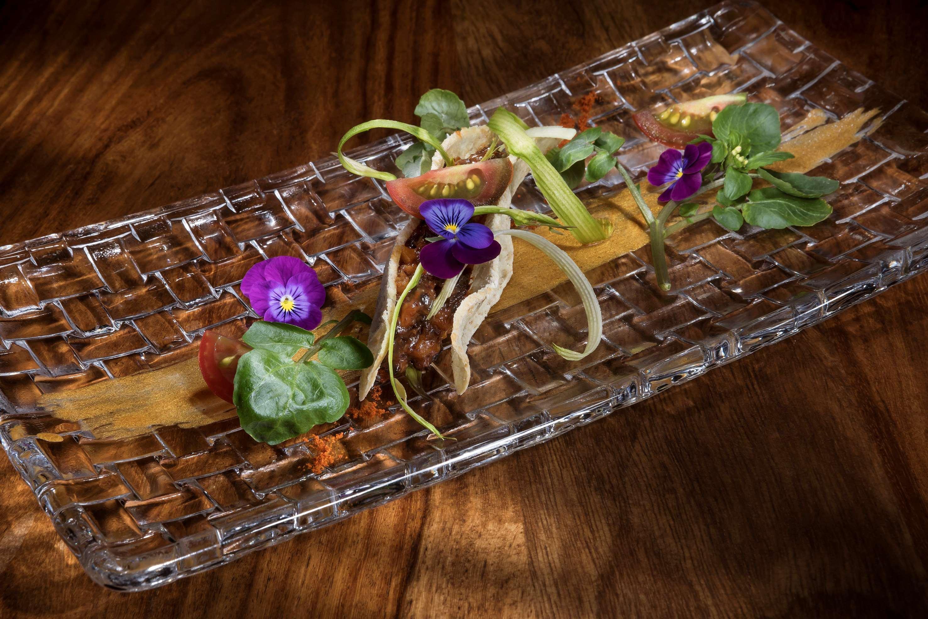 Hotel Me Marbella Exteriér fotografie A salad with edible flowers